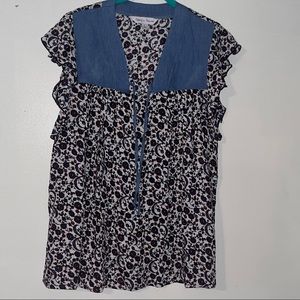REBECCA MALONE Pullover Tie Front Blouse Floral Denim Ruffle Short Sleeve Large